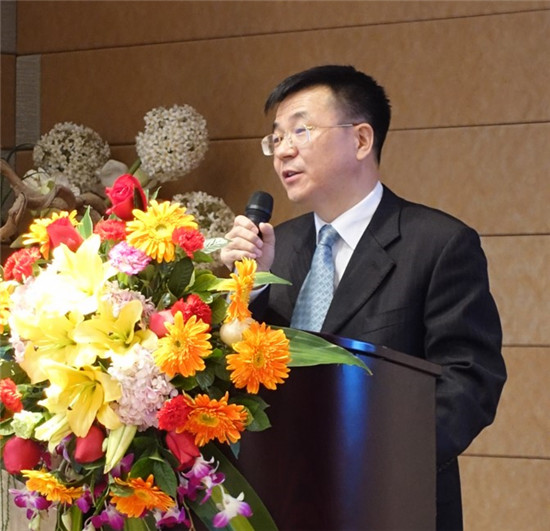 內(nèi)窺鏡專業(yè)委員會主任鄭翔致辭